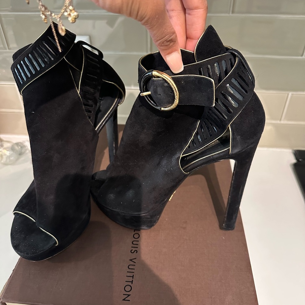 Louis Vuitton Black Women's Shoes - Picture 2 of 6